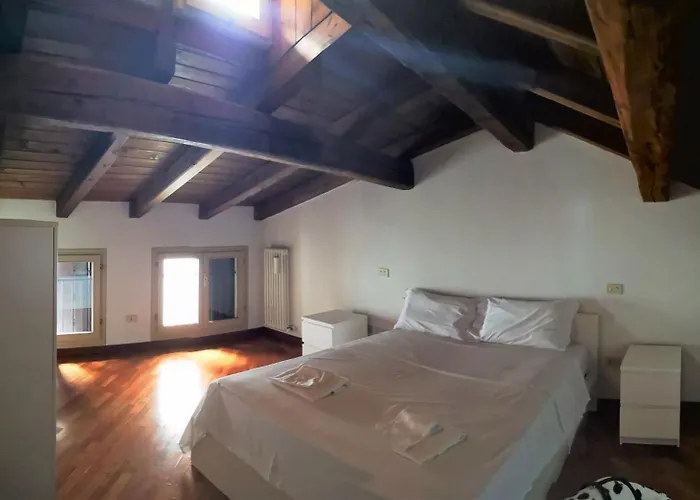 Palazzo Bargellini Panzacchi Apartments & Via De\' Pepoli Apartments