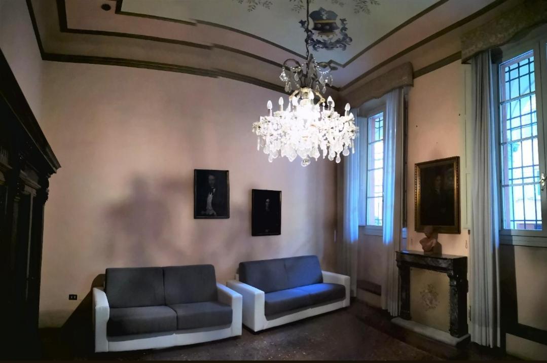 Palazzo Bargellini Panzacchi & Via De' Pepoli * Bologna