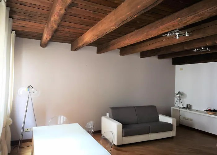 Palazzo Bargellini Panzacchi Apartments & Via De\' Pepoli Apartments